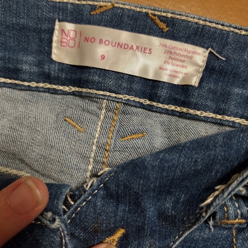 No Boundaries Rip Shorts - Picture 3 of 6
